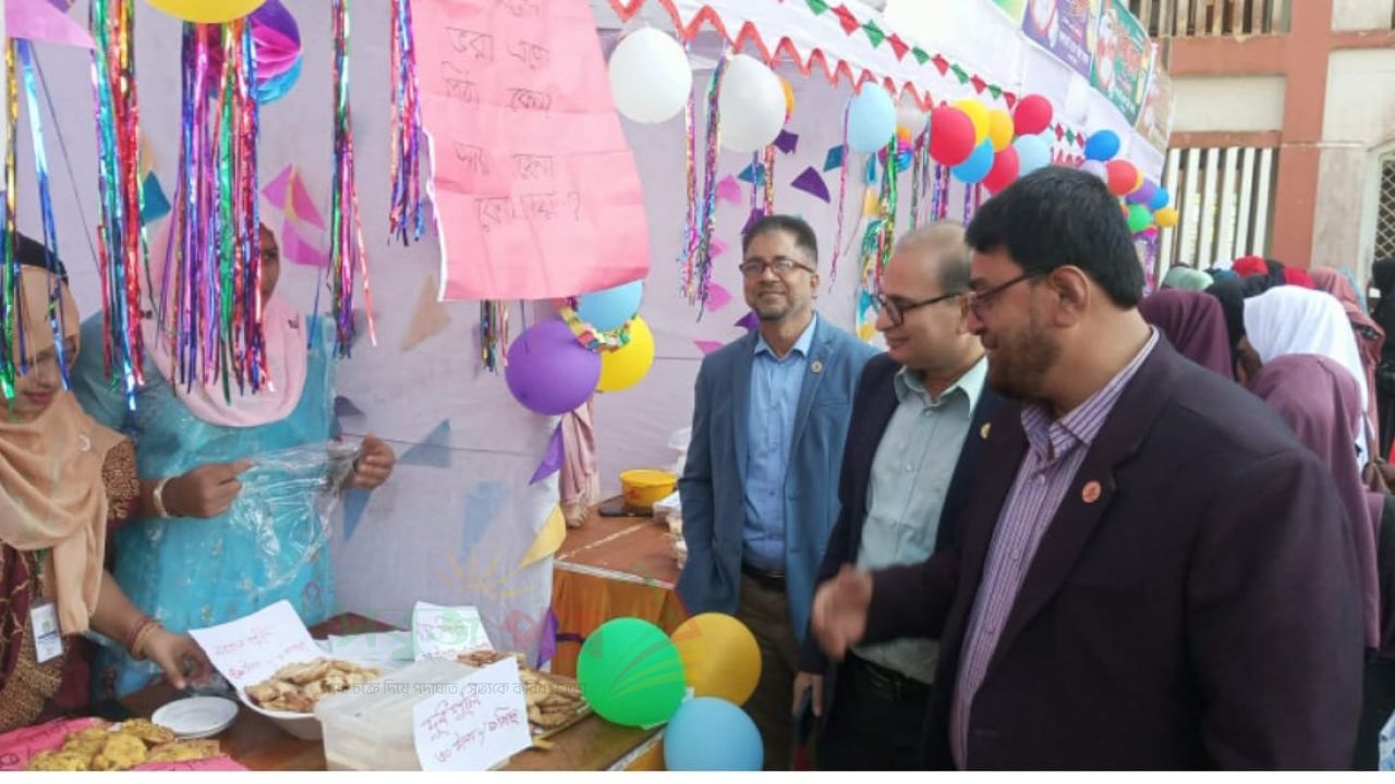 নাঙ্গলকোট মডেল মহিলা কলেজে জমকালো পিঠা উৎসব অনুষ্ঠিত