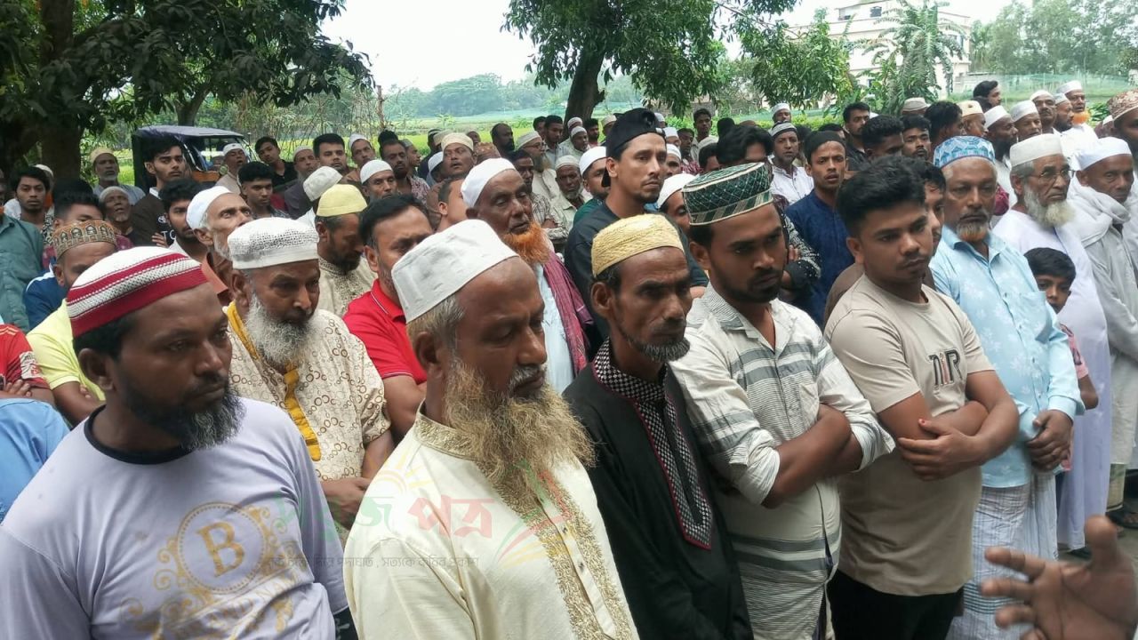 নাঙ্গলকোট পৌর এলাকায় মোটরসাইকেলের ধাক্কায় শ্রমিকের মৃত্যু