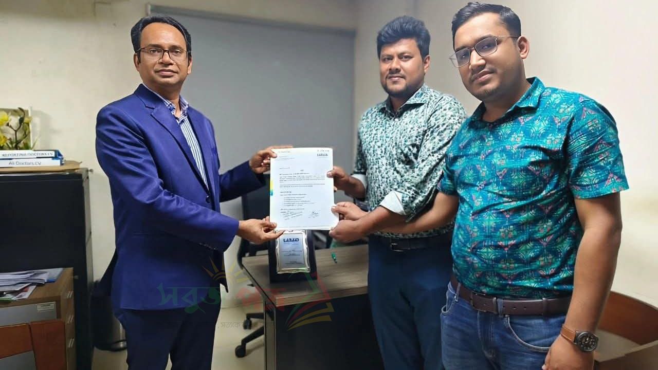 মুন্সীরহাট ক্লিনিক ও ল্যাবএইড কুমিল্লার মধ্যে স্বাস্থ্যসেবা চুক্তি স্বাক্ষর