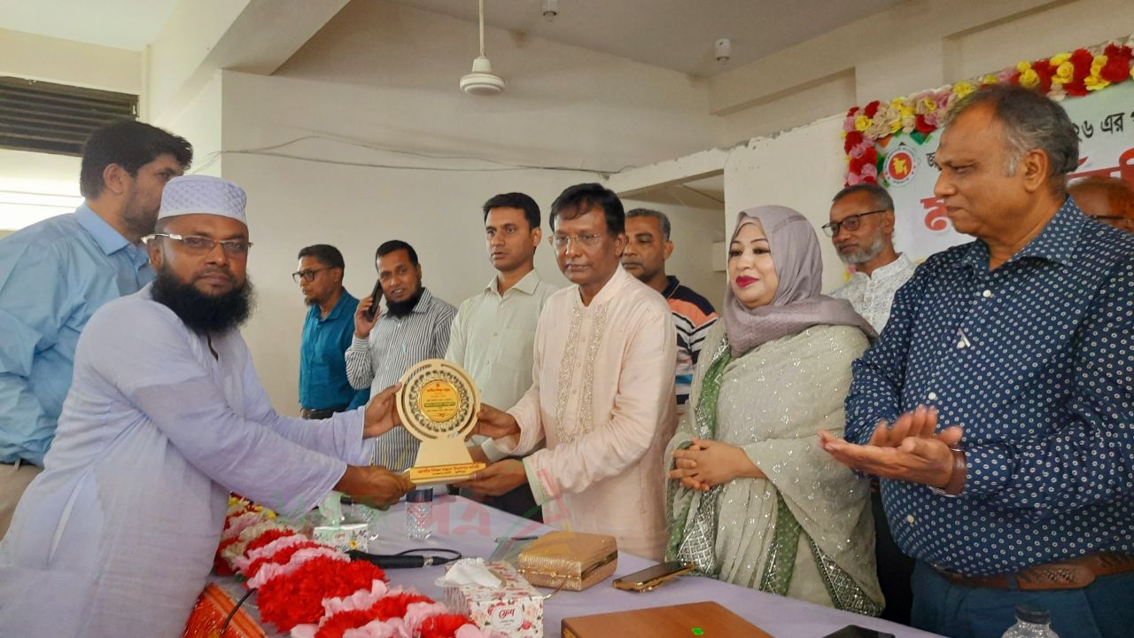 শিক্ষার আলো ছড়াতে নিরলস প্রচেষ্টা, নাঙ্গলকোটে শ্রেষ্ঠ মাদ্রাসা প্রধান মুফতী মাওলানা সামছু উদ্দিন