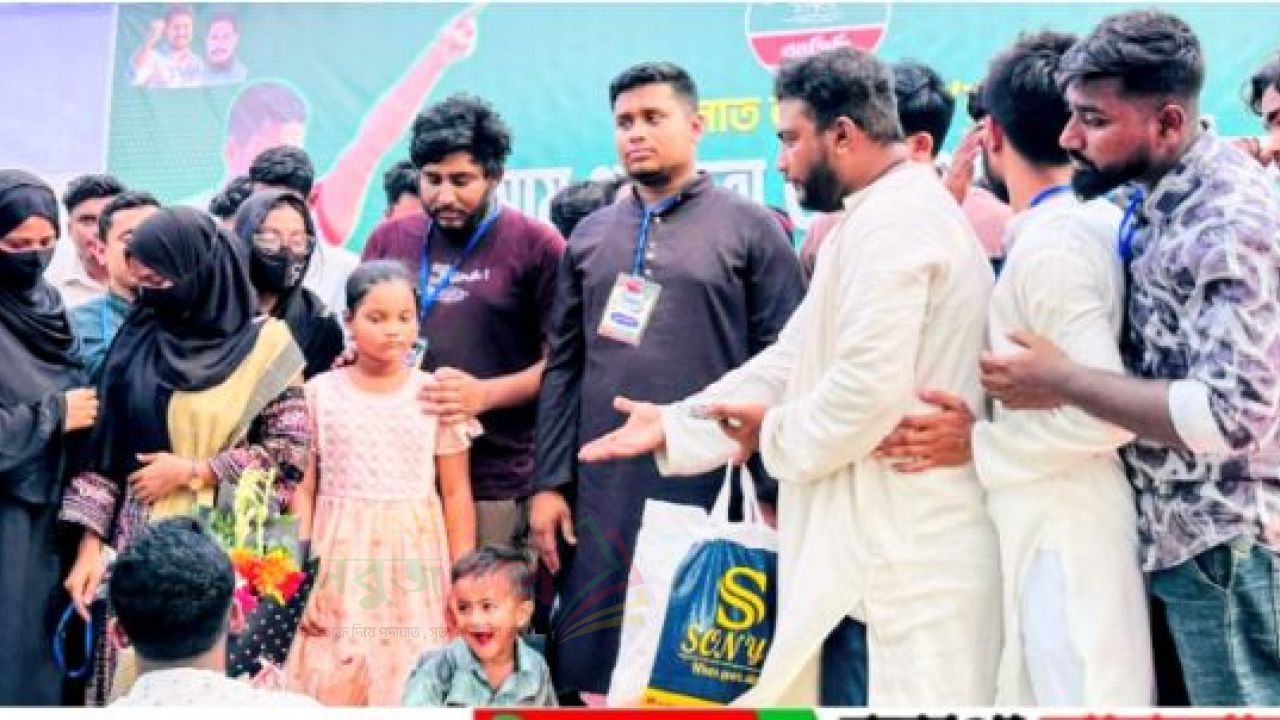 লাকসামে এনসিপি'র পথসভা ও যোগদান অনুষ্ঠিত