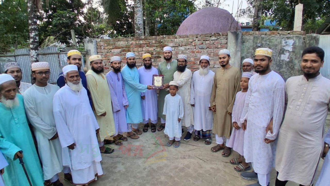 নাঙ্গলকোটে সূফী আবদুল কাদেরের হজ্বে গমন উপলক্ষে ছাত্র হিযবুল্লাহর উদ্যোগে দোয়া মাহফিল অনুষ্ঠিত