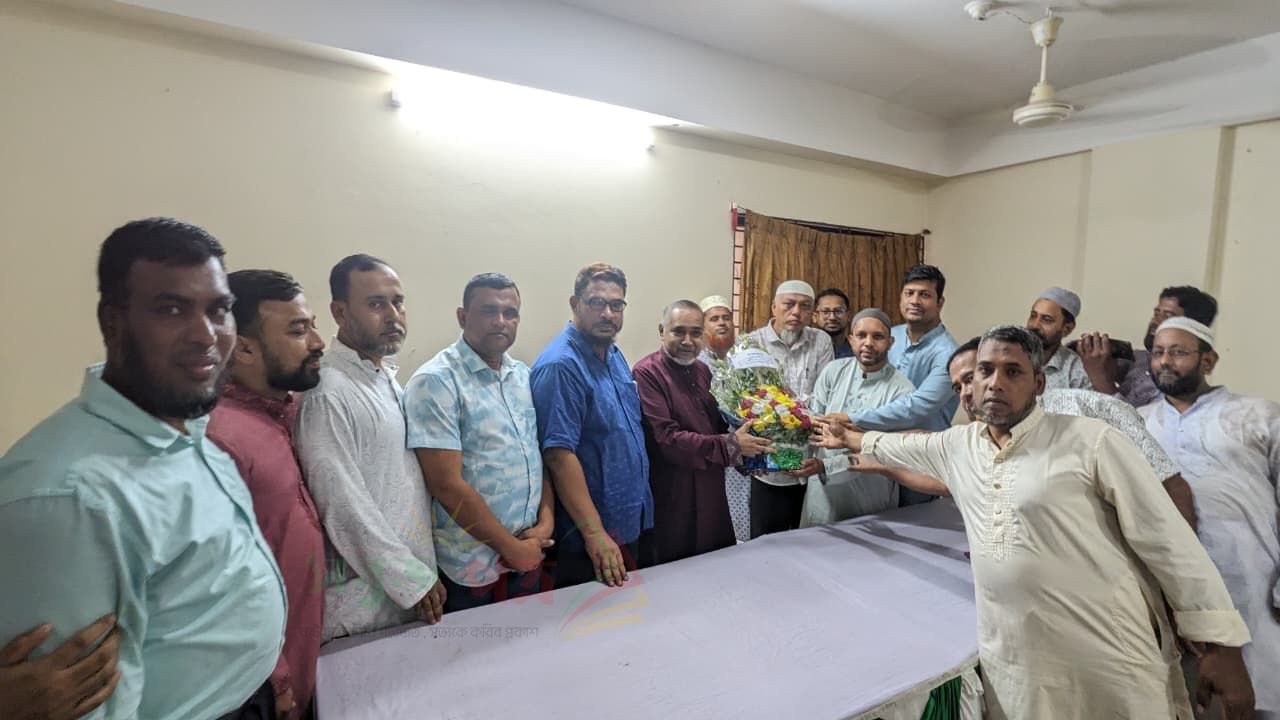 বিরোধী দলীয় উপনেতা ডা. তাহের এমপি'র সাথে মতবিনিময় করেছেন চৌদ্দগ্রাম উপজেলার সহকারী শিক্ষক সমিতির নেতৃবৃন্দ