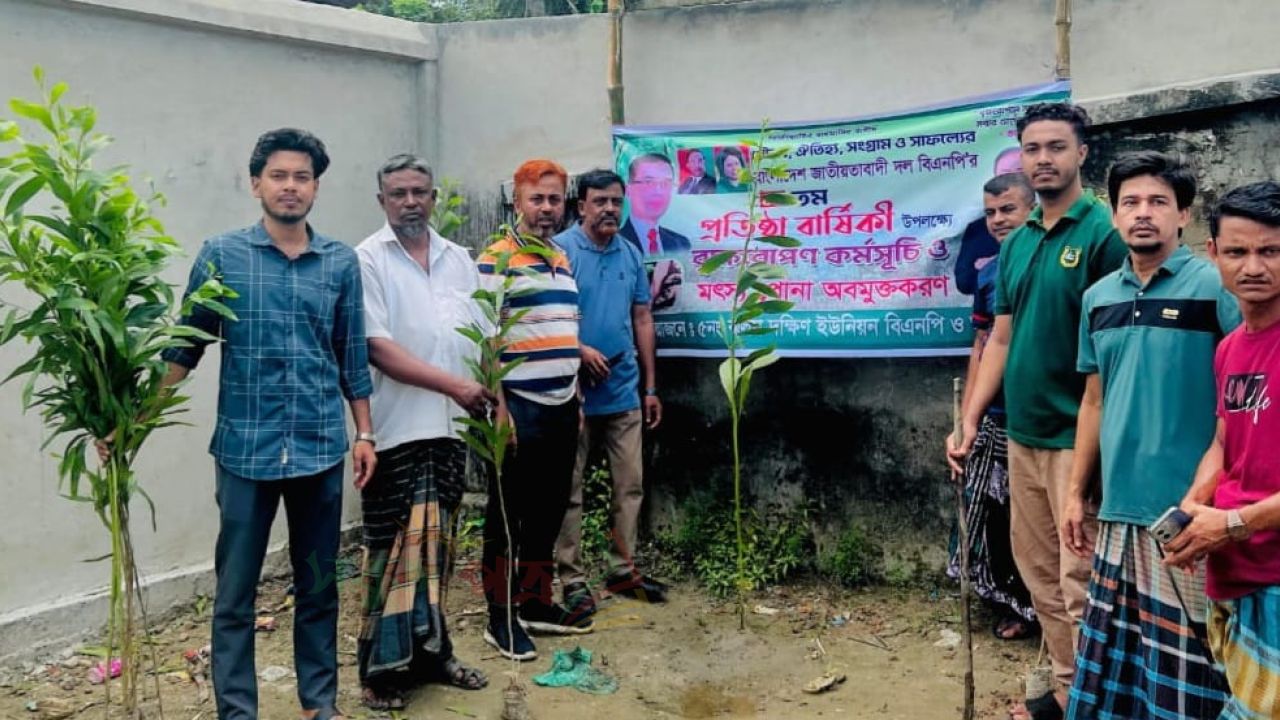 নাঙ্গলকোটের খিলা বাজার সড়কে অপরিকল্পিত ড্রেন নির্মাণের অভিযোগ