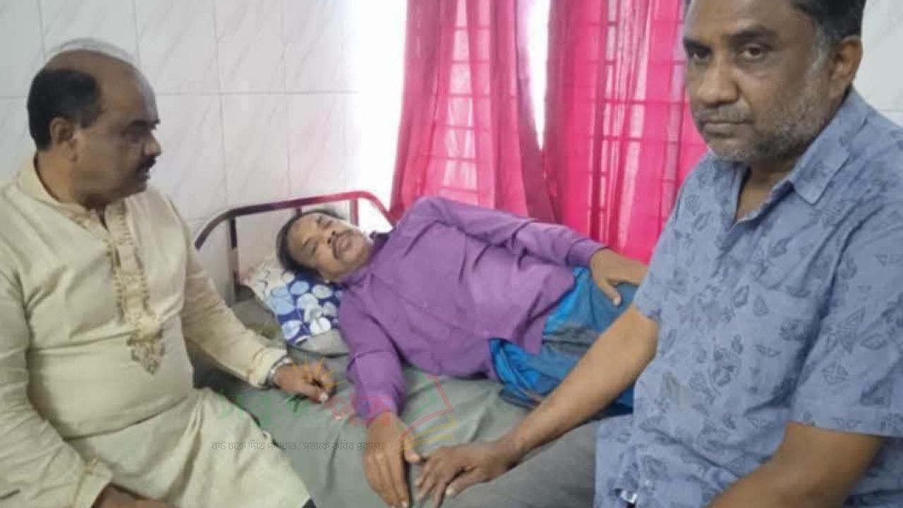 লাকসামের কৃতি সন্তান বিএনপি নেতা জাফর ইকবাল বাচ্চুকে দেখতে গেলেন কুমিল্লা জেলা পরিষদের প্রশাসক মোঃ মোস্তাক মিয়া