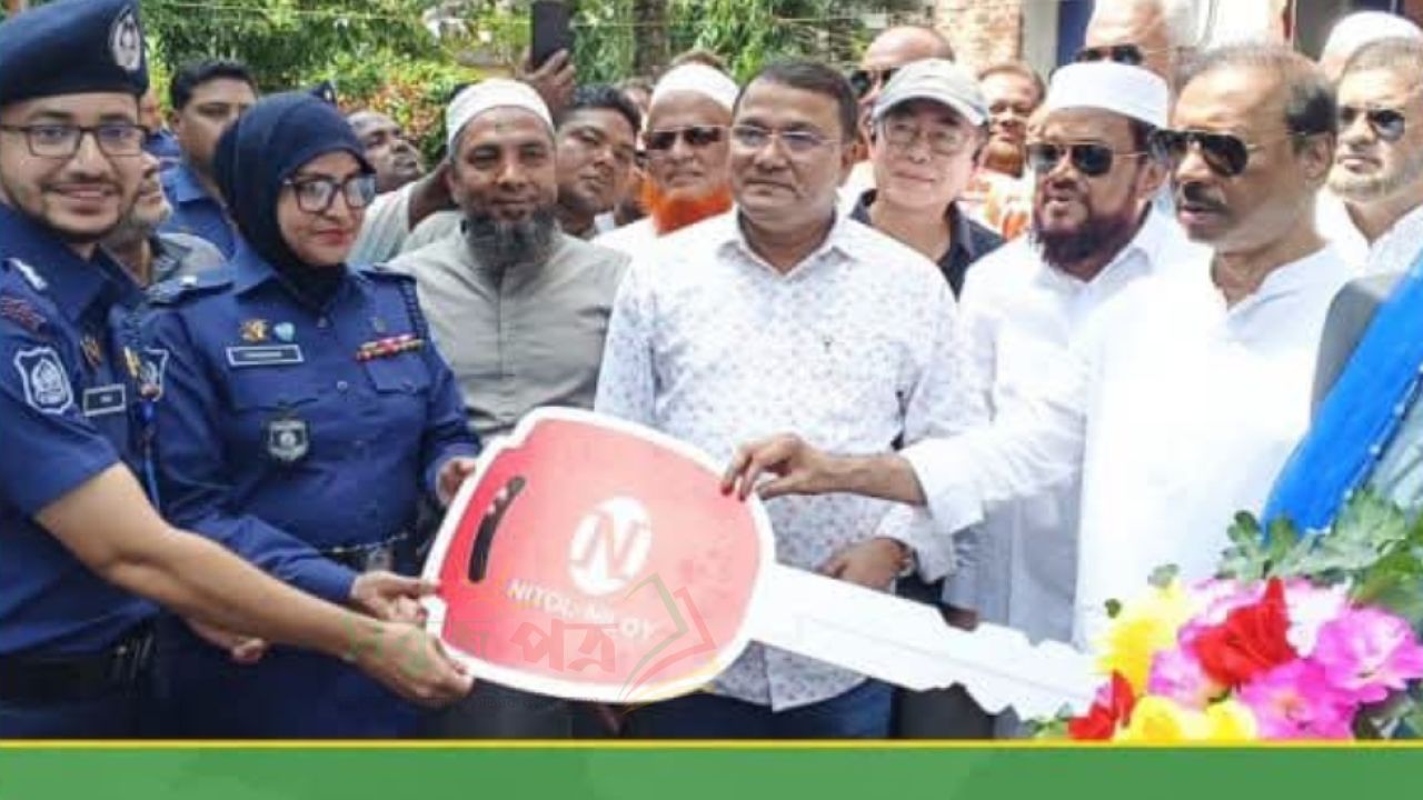 লাকসাম থানায় পুলিশের টহল জোরদারে পিকআপ দিলেন এমপি আবুল কালাম