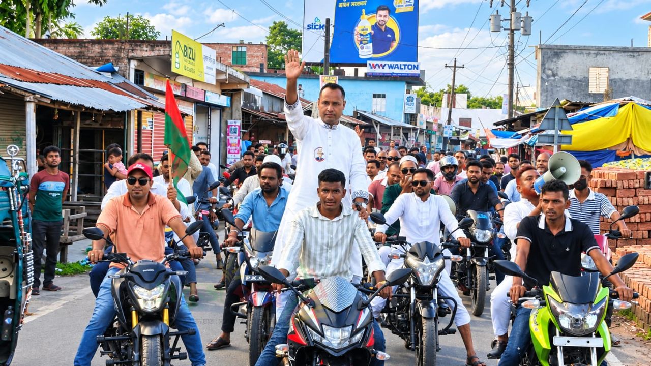 মনোহরগঞ্জের মৈশাতুয়ায় বিএনপি প্রার্থী কাদের চৌধুরীর সমর্থনে বিশাল মোটরসাইকেল শোডাউন
