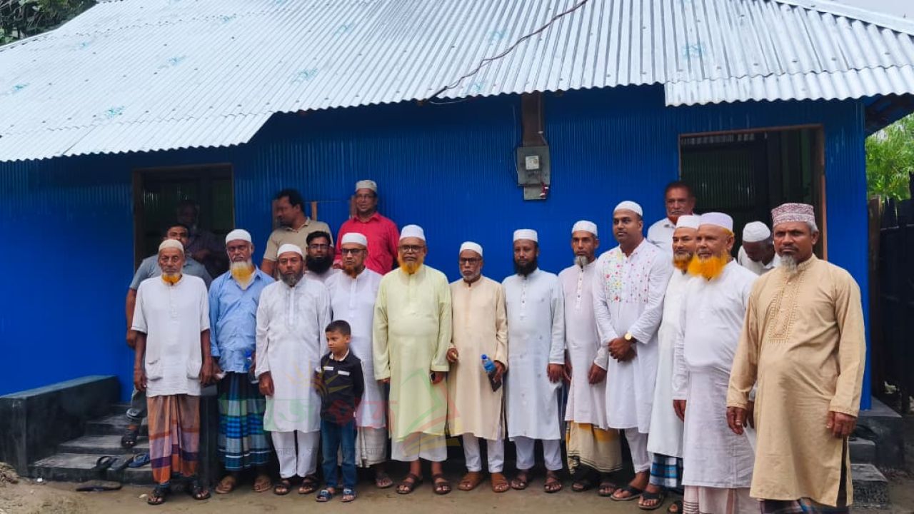 অসহায় লিটন পেল নতুন ঘর, লক্ষীপদুয়া ইসলামী সমাজকল্যাণ ও প্রবাসী কল্যাণ ফাউন্ডেশনের মানবিক উদ্যোগ