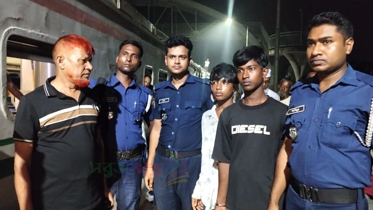 নাঙ্গলকোটে আলোচিত তানভীর হত্যা মামলায় দুই বন্ধু গ্রেফতার
