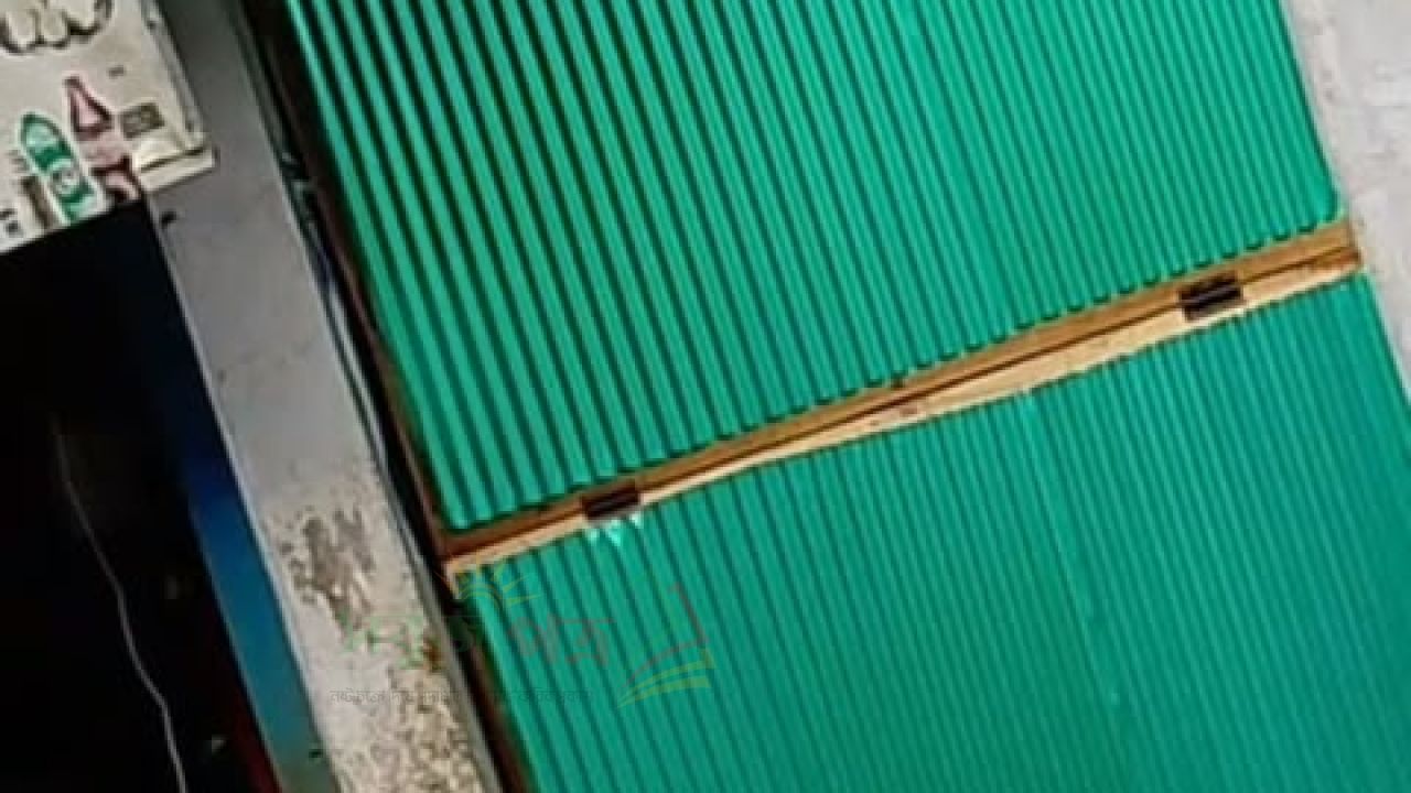 মনোহরগঞ্জের হাসনাবাদ বাজার গলি দখল করে দোকান নির্মাণ, বিপাকে ক্রেতা-বিক্রেতারা