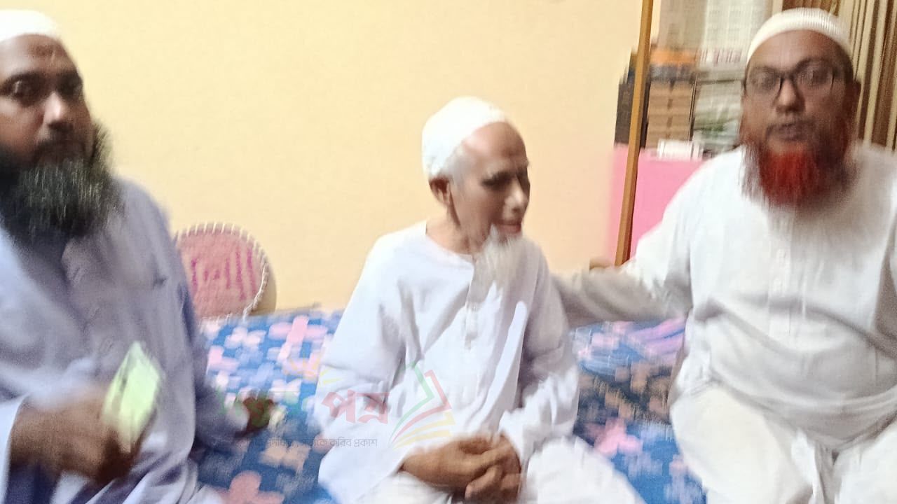 সৌদিতে হুথি বিদ্রোহীদের হামলায় নিহত নাঙ্গলকোটে হাফেজ মাওলানা নাসরুল্লাহ‘র পরিবারের শোক যেন থামছে না।